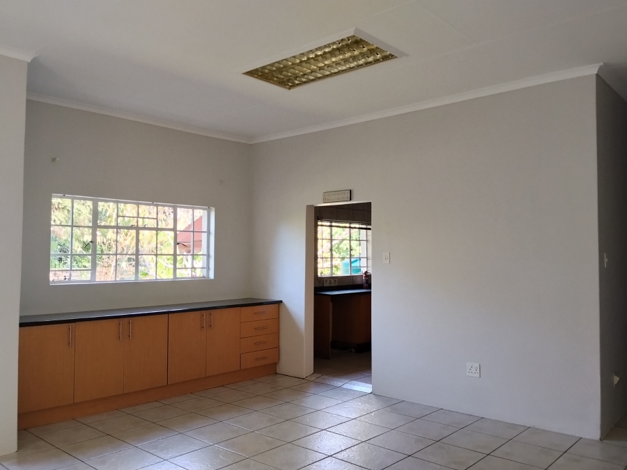 To Let 3 Bedroom Property for Rent in Geelhoutpark North West